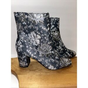C Est 1946 Navy‎ & Silver Floral Booties Side Zippers Women's Sz 8M EUC
